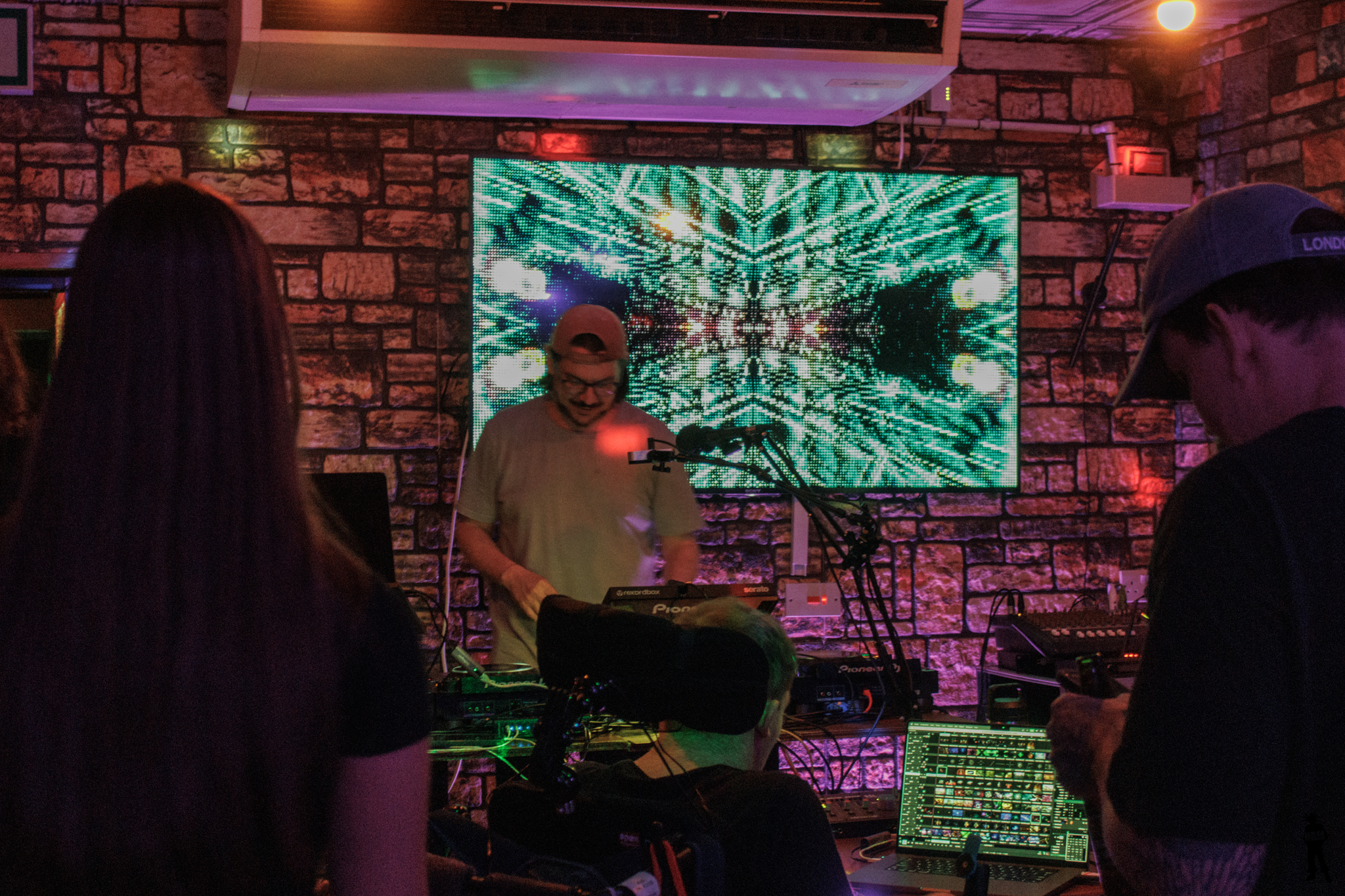 DJ AK live, crowd and visuals